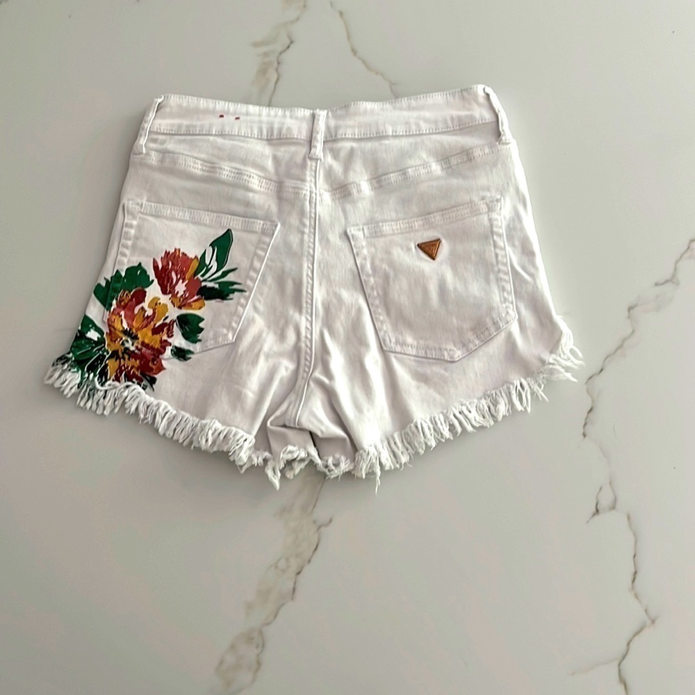 Guess White Floral High Rise Jean Raw Edge Shorts Size 26